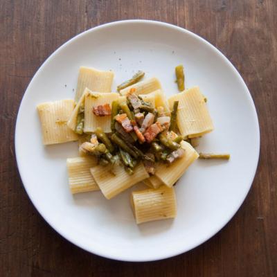 Lire la suite à propos de l’article Paccheri rigati asperges et pancetta