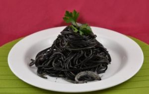 Lire la suite à propos de l’article Spaghetti à l’encre de seiche